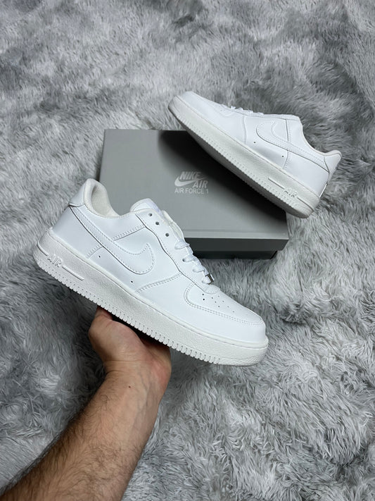 Air Force 1 - Triple White