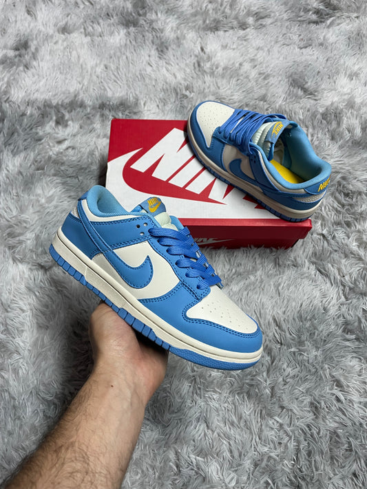 Nike Dunk Low - University Blue